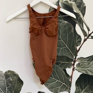 Skims bodysuit shaper! Size medium!